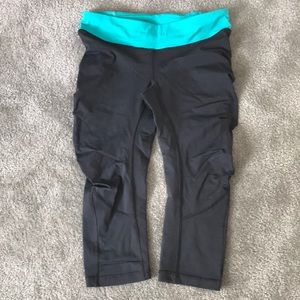 Grey lululemon cropped leggings